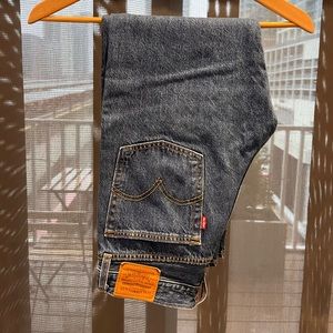 Levi’s Women’s Wedgie Straight Fit 27 Crop Leg Jeans
